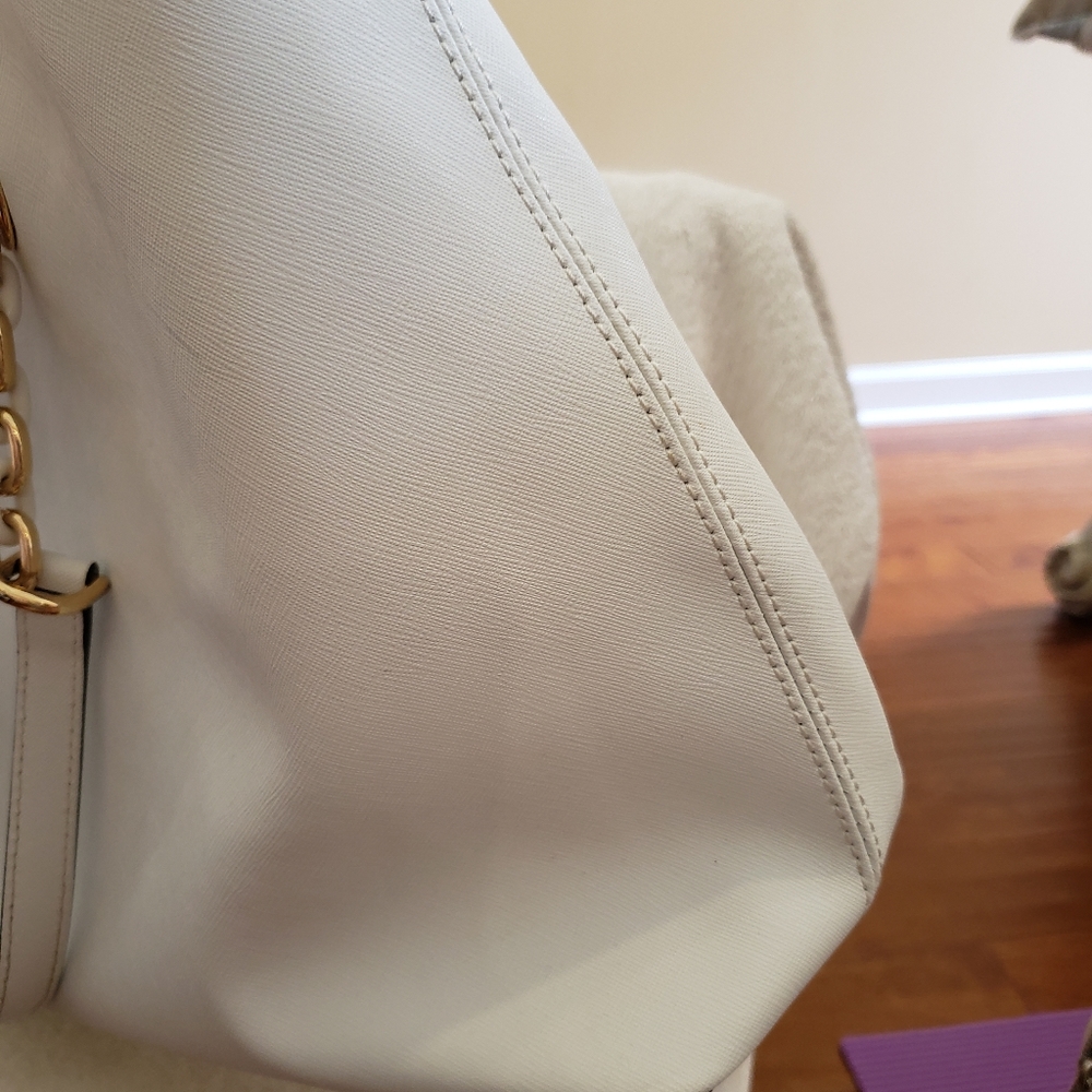Bags - Picture 6 of 8